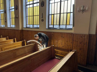 Strojenie kościoła na Boże Narodzenie