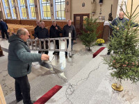 Strojenie kościoła na Boże Narodzenie