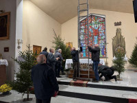 Strojenie kościoła na Boże Narodzenie